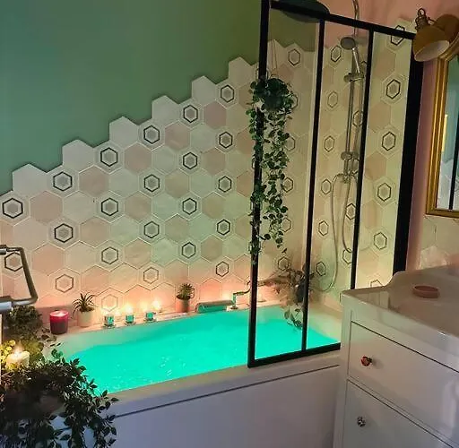 En Couleurs ! T2 / Vue Canal / Balnéo / Pkg