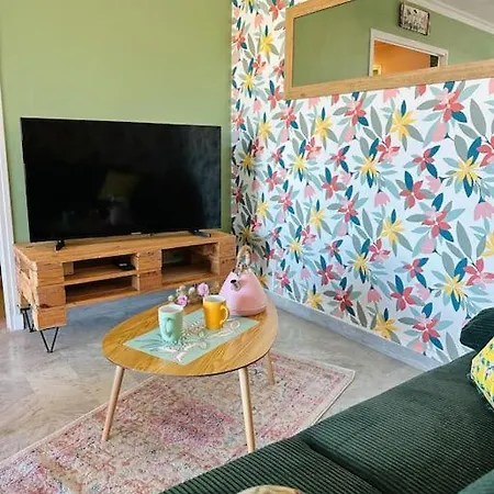 En Couleurs ! T2 / Vue Canal / Balneo / Pkg *